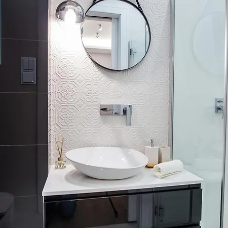 No3 Apartment *